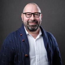 Portrait de Greg Courtey Product & Logistics Manager - France Médical Enchères